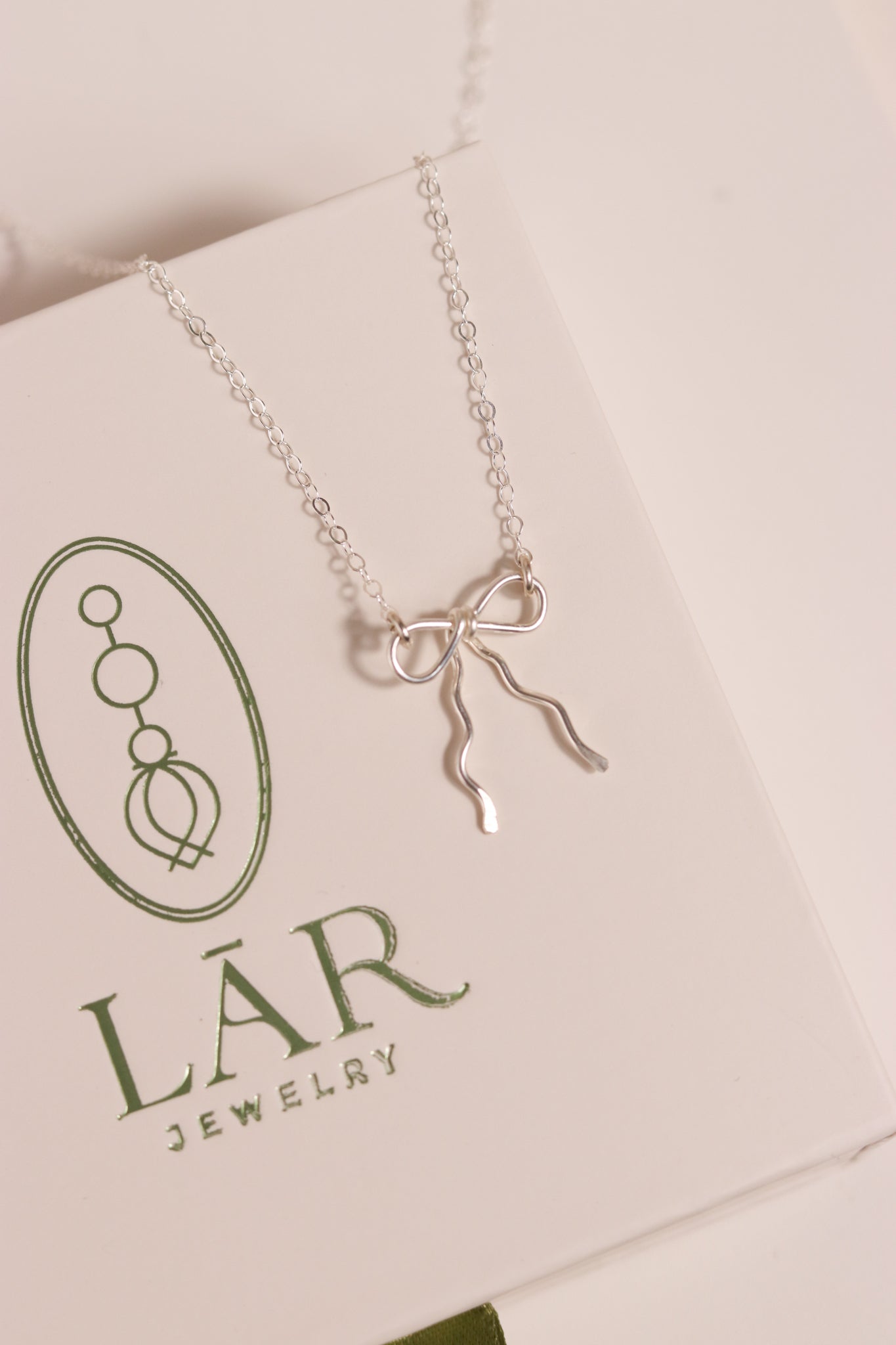 Bow Necklace